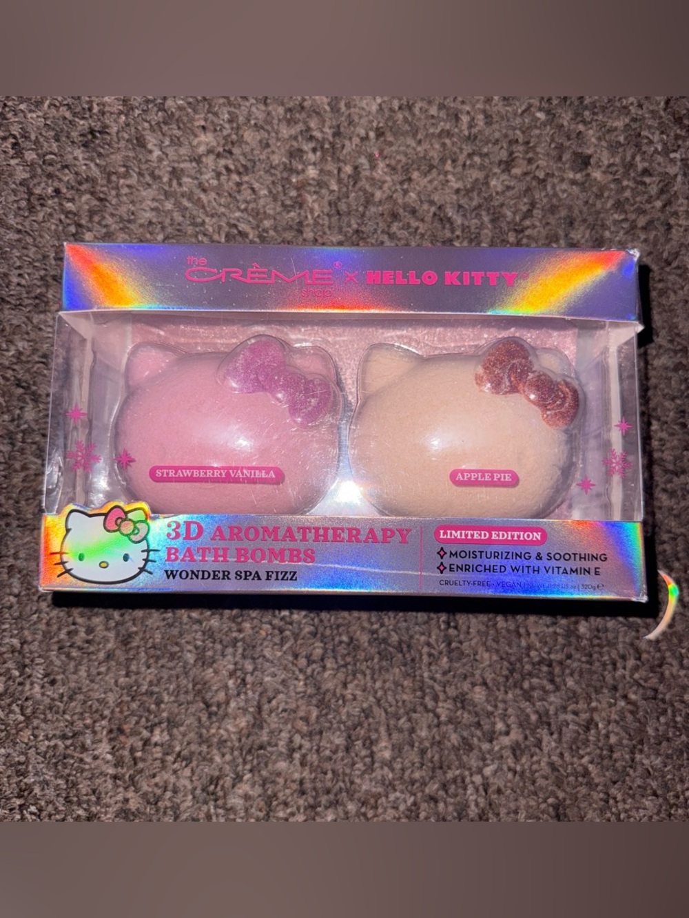 The Crème x Hello Kitty 3D Aromatherapy Bath Bombs - Pink & Peach
